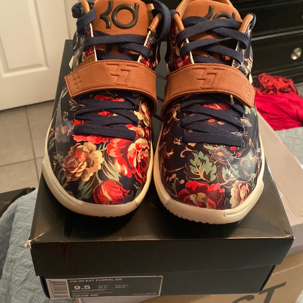 Women’s KD 7 Floral QS.